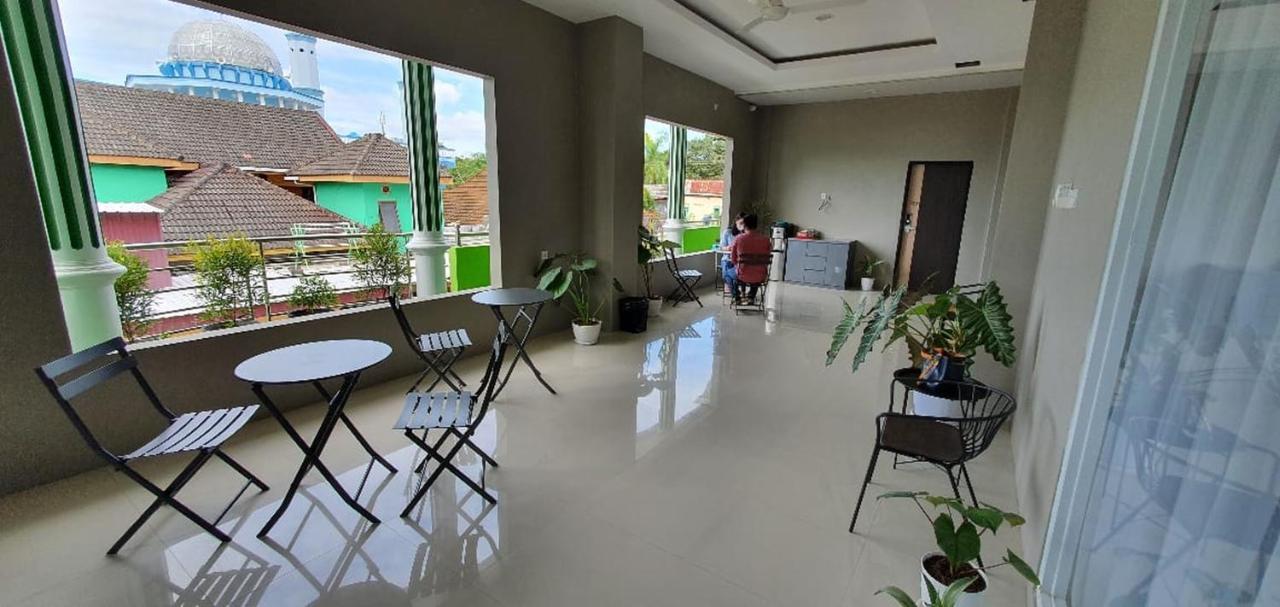 Reddoorz Plus Near Siloam Hospital Balikpapan Esterno foto